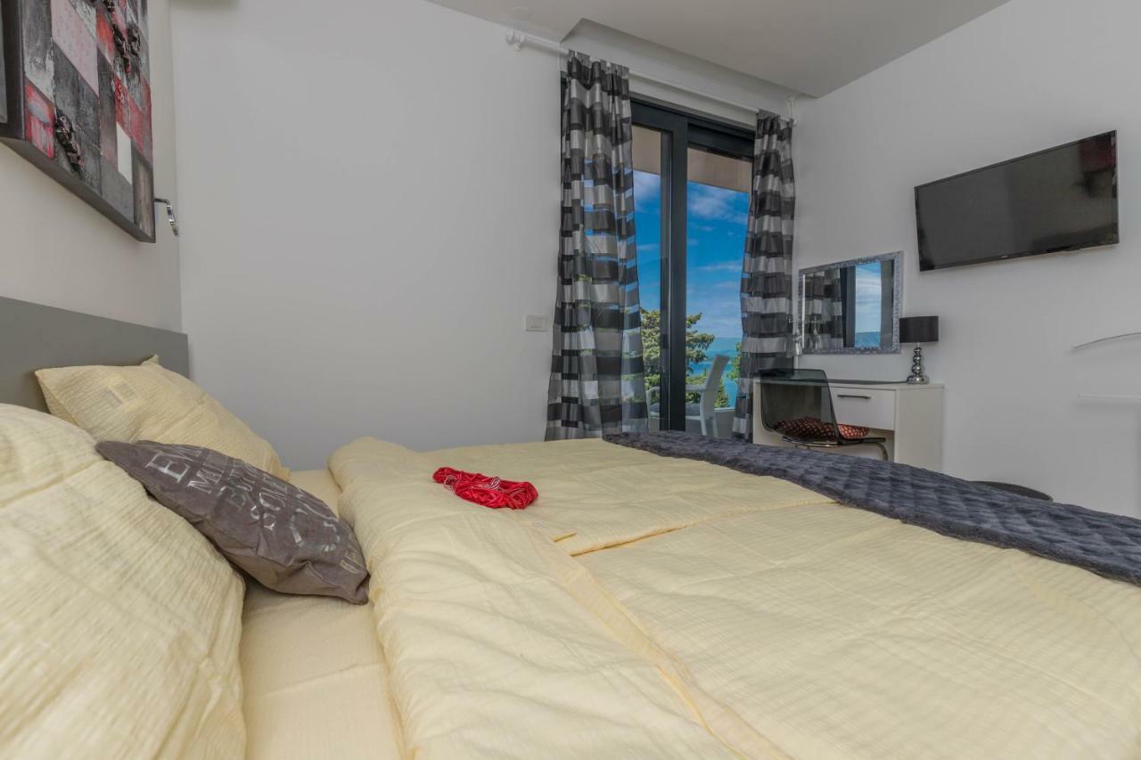 Apartments Tatjana Selce Exterior photo