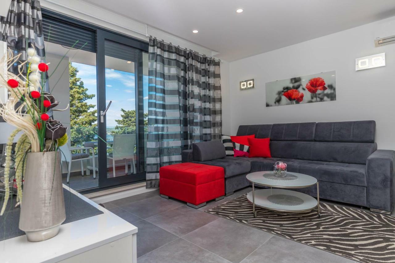 Apartments Tatjana Selce Exterior photo