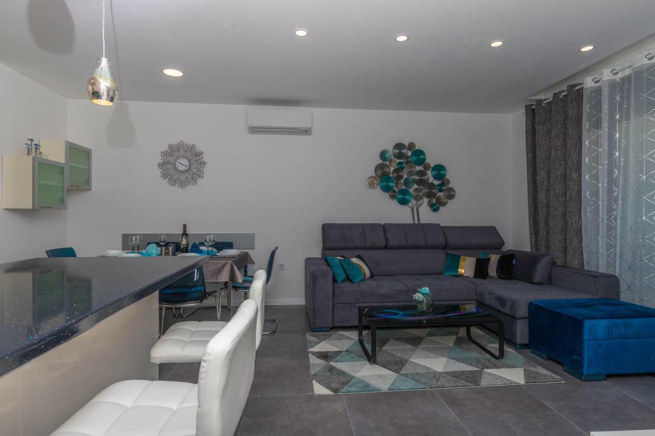 Apartments Tatjana Selce Exterior photo