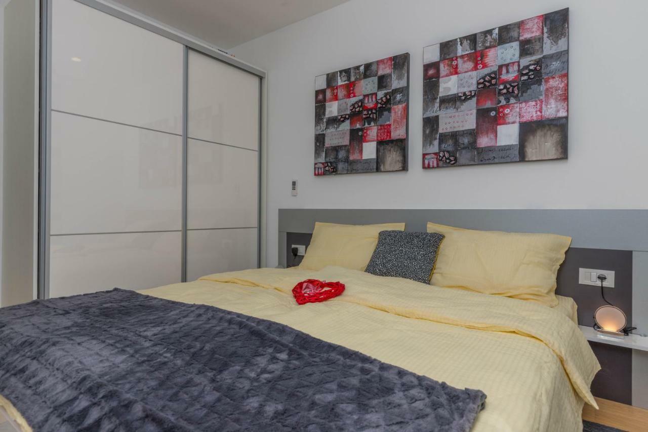 Apartments Tatjana Selce Exterior photo